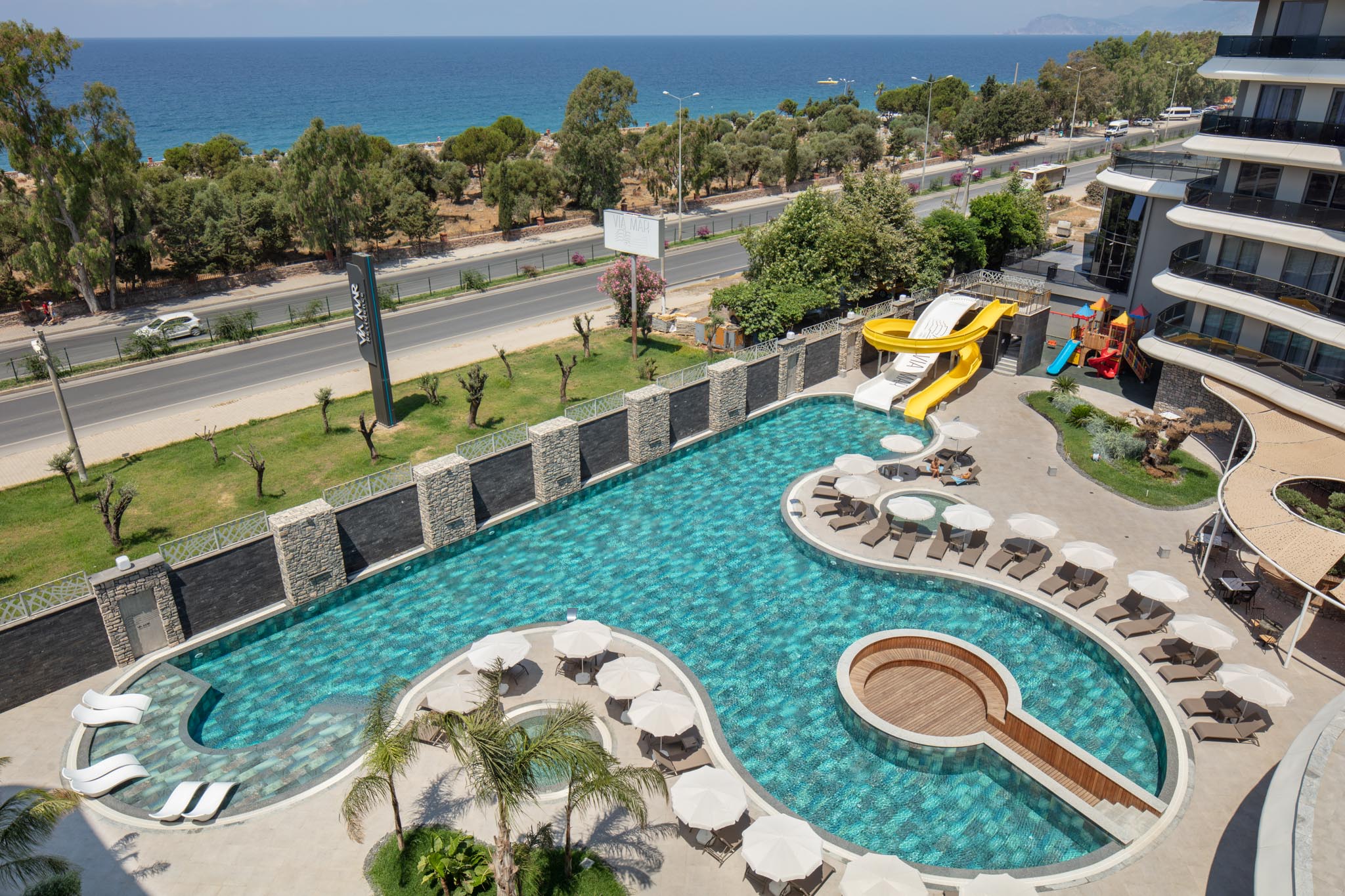 id944а-apartments-in-a-premium-class-complex-on-the-first-line-from-the-sea-in-kargicak-area (3)