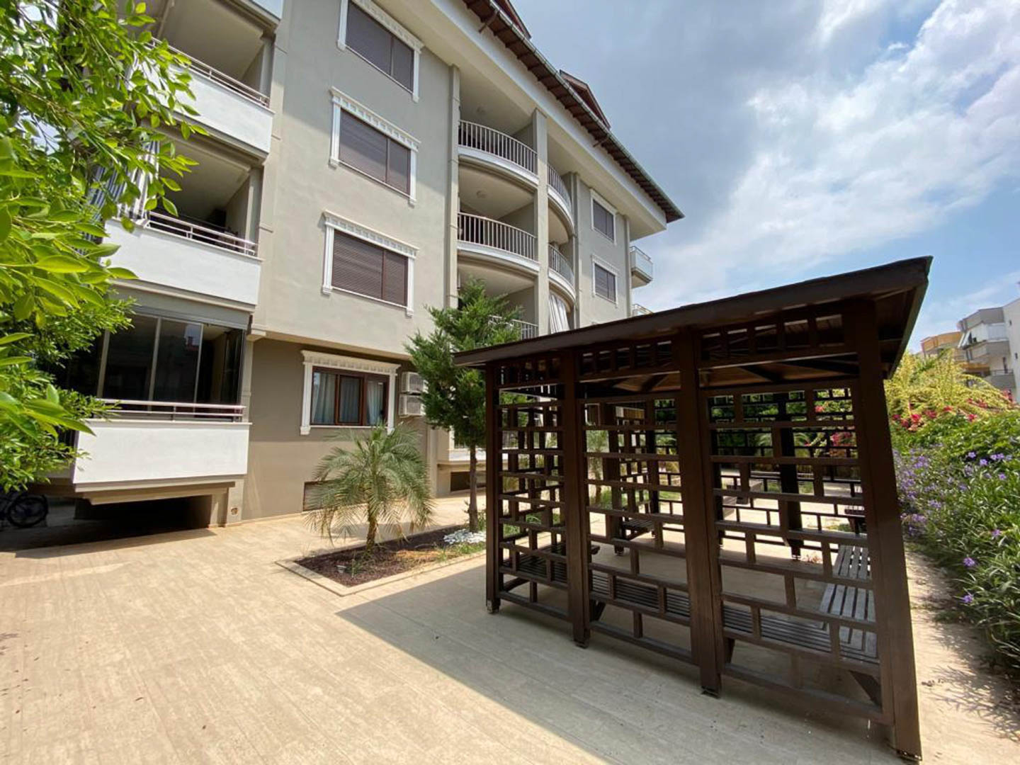 id1043a-apartment-with-three-bedrooms-and-a-separate-kitchen-in-a-residential-complex-kadipasa-district (11)