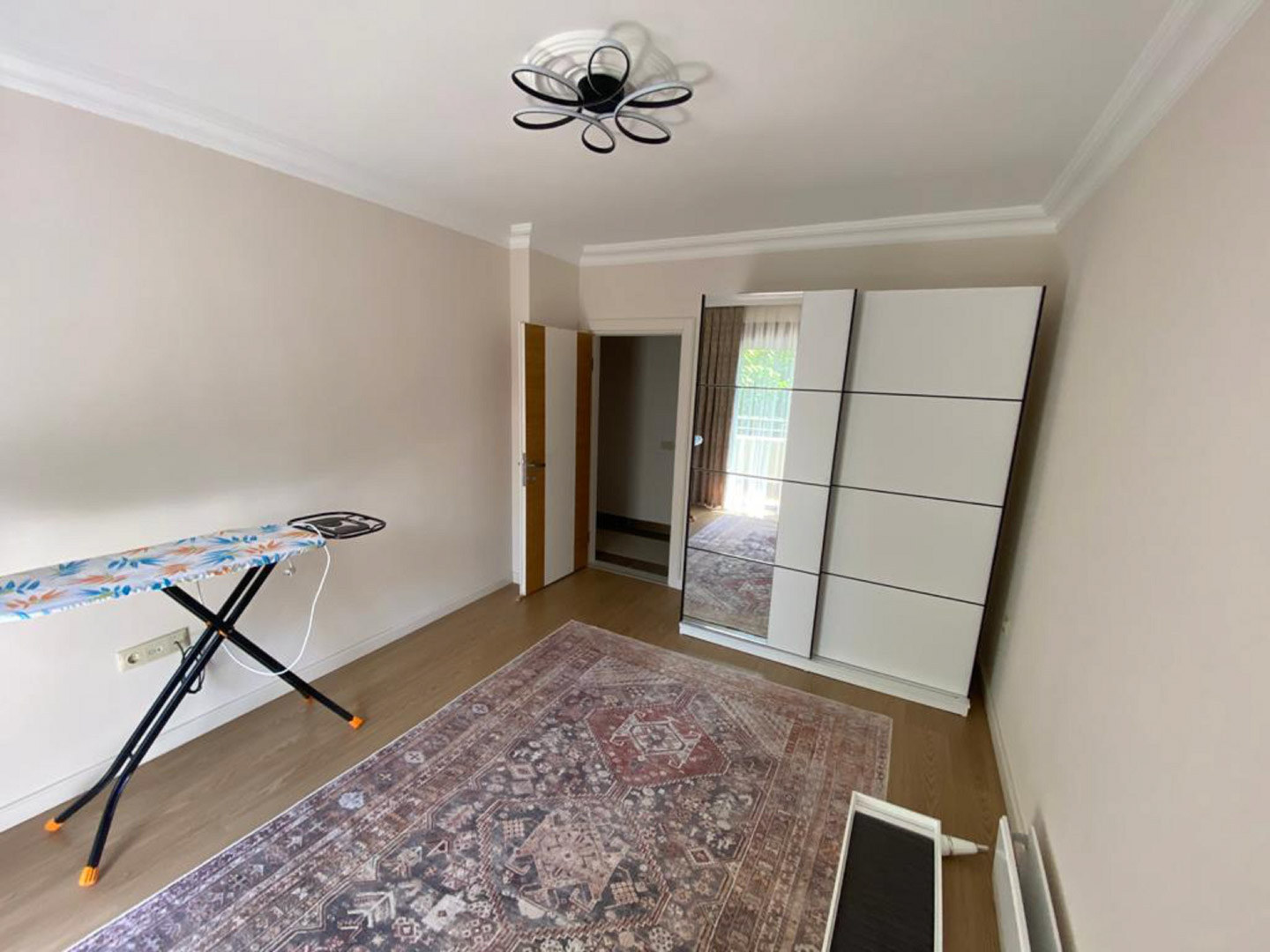 id1043a-apartment-with-three-bedrooms-and-a-separate-kitchen-in-a-residential-complex-kadipasa-district (20)