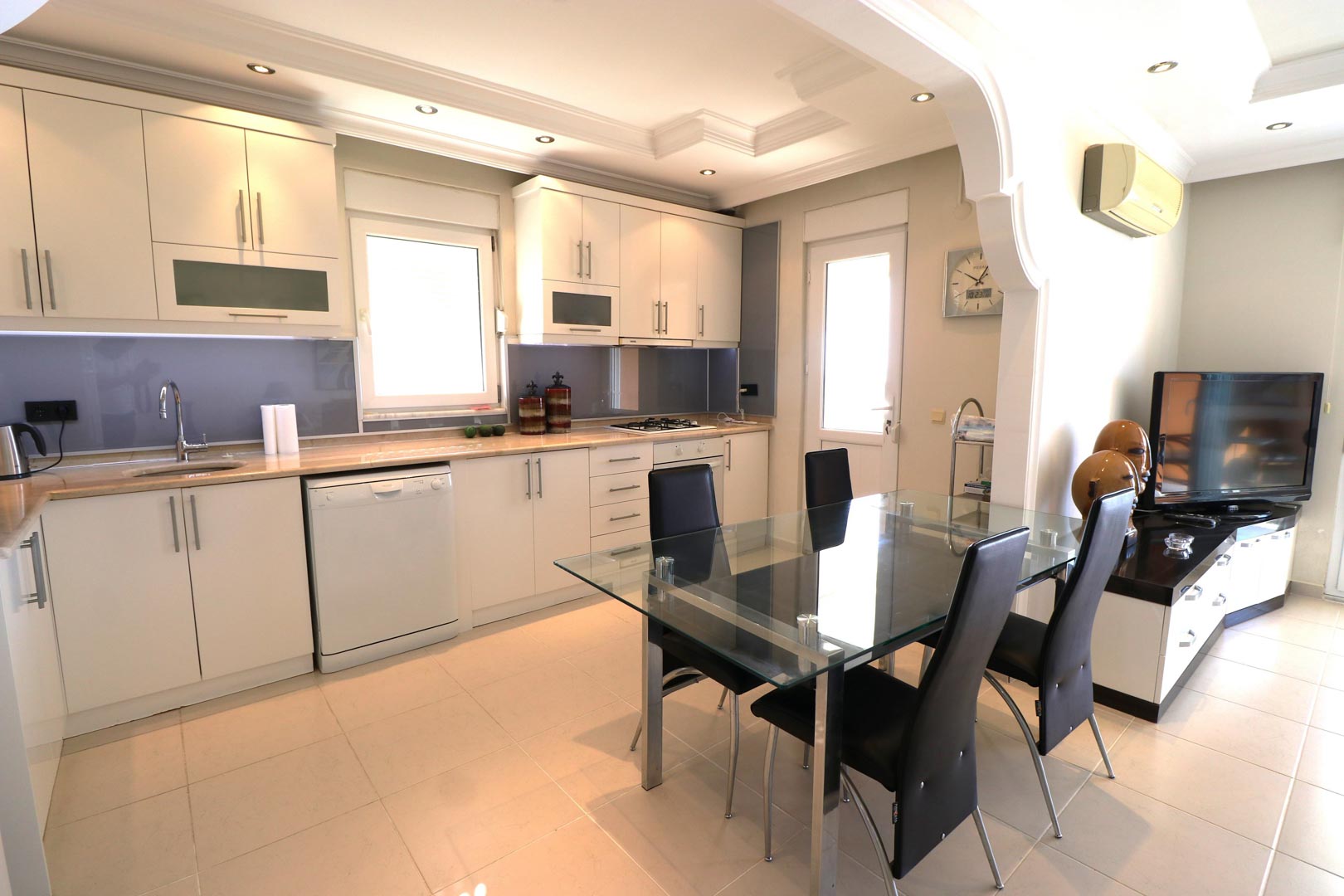 id1047a-furnished-two-level-apartment-in-a-residential-complex-on-demirtas-district (18)