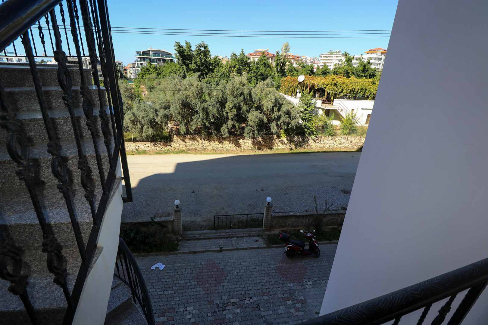 id1050a-furnished-apartment-with-mountain-views-in-an-ecologically-friendly-area-of-avsallar (20)