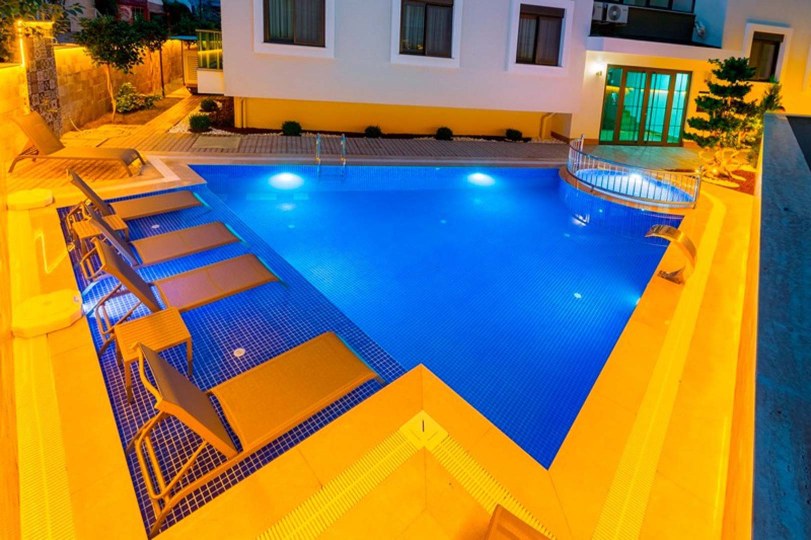 id1014-two-level-apartments-in-a-new-complex-on-the-first-coastline-cumhuriyet-district (17)