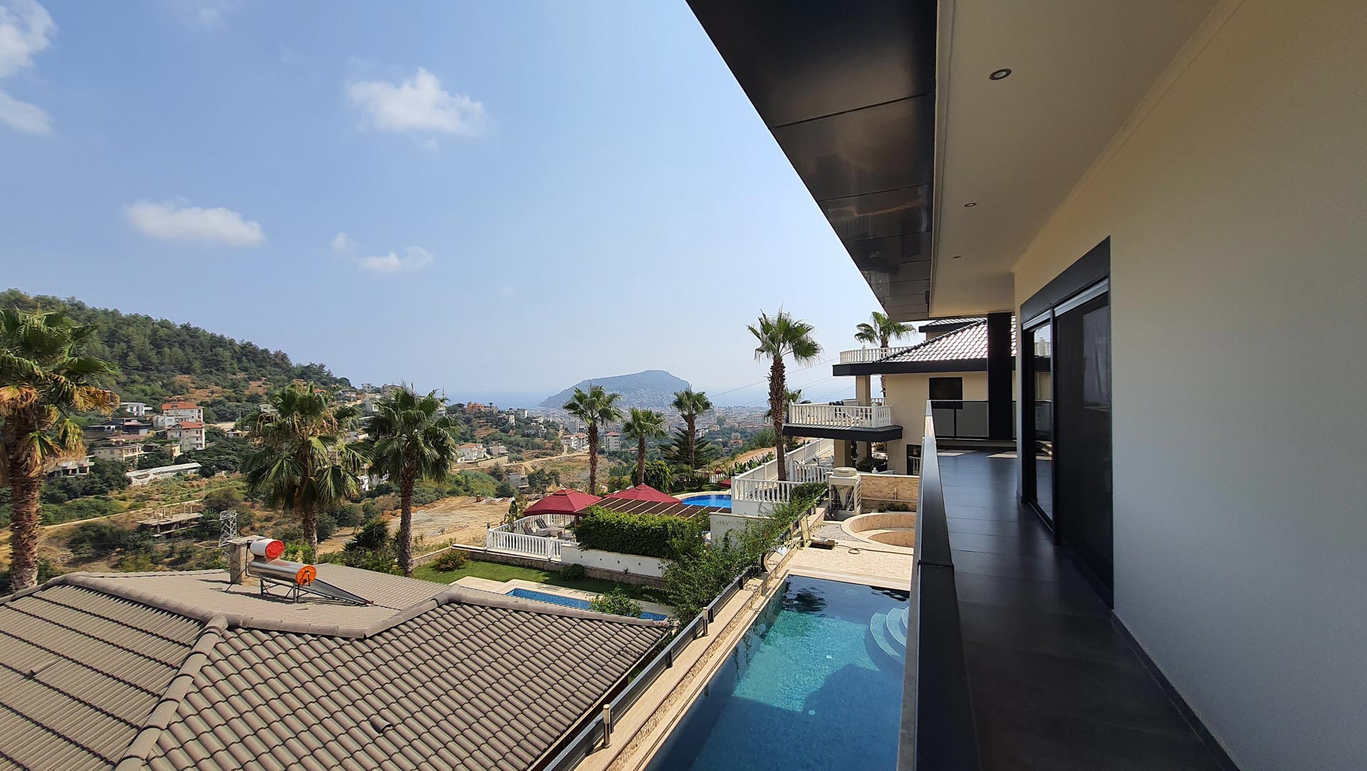 id1033-villa-11-with-vip-infrastructure-and-a-view-of-the-alanya-fortress (15)