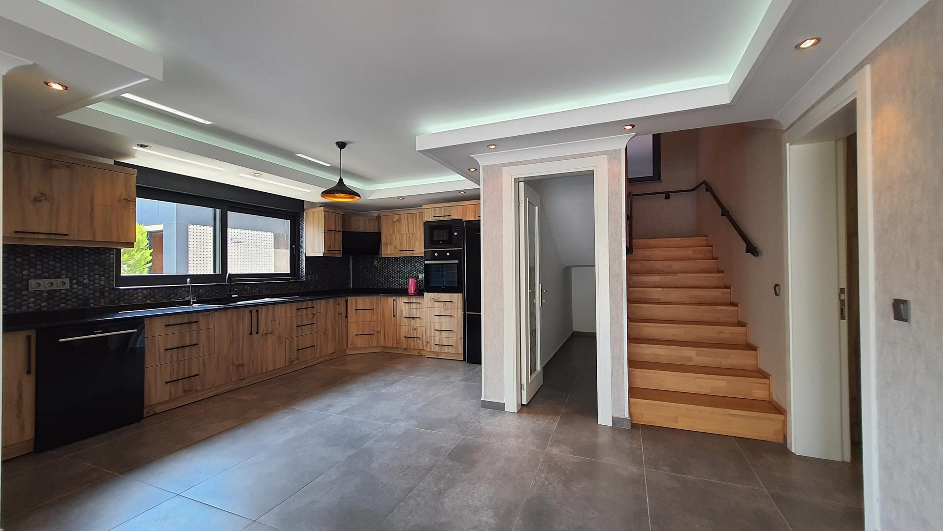 id1033-villa-11-with-vip-infrastructure-and-a-view-of-the-alanya-fortress (4)
