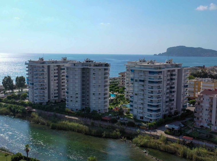 id1045-spacious-apartments-in-a-premium-complex-on-the-first-line-from-a-private-beach-in-tosmur-district (6)