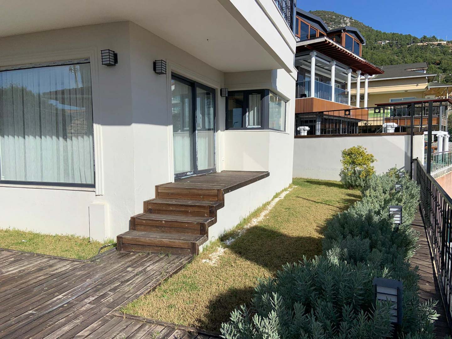 id1051-three-storey-villa-with-a-private-pool-and-a-panoramic-view-of-the-fortress-in-bektas-area (2)