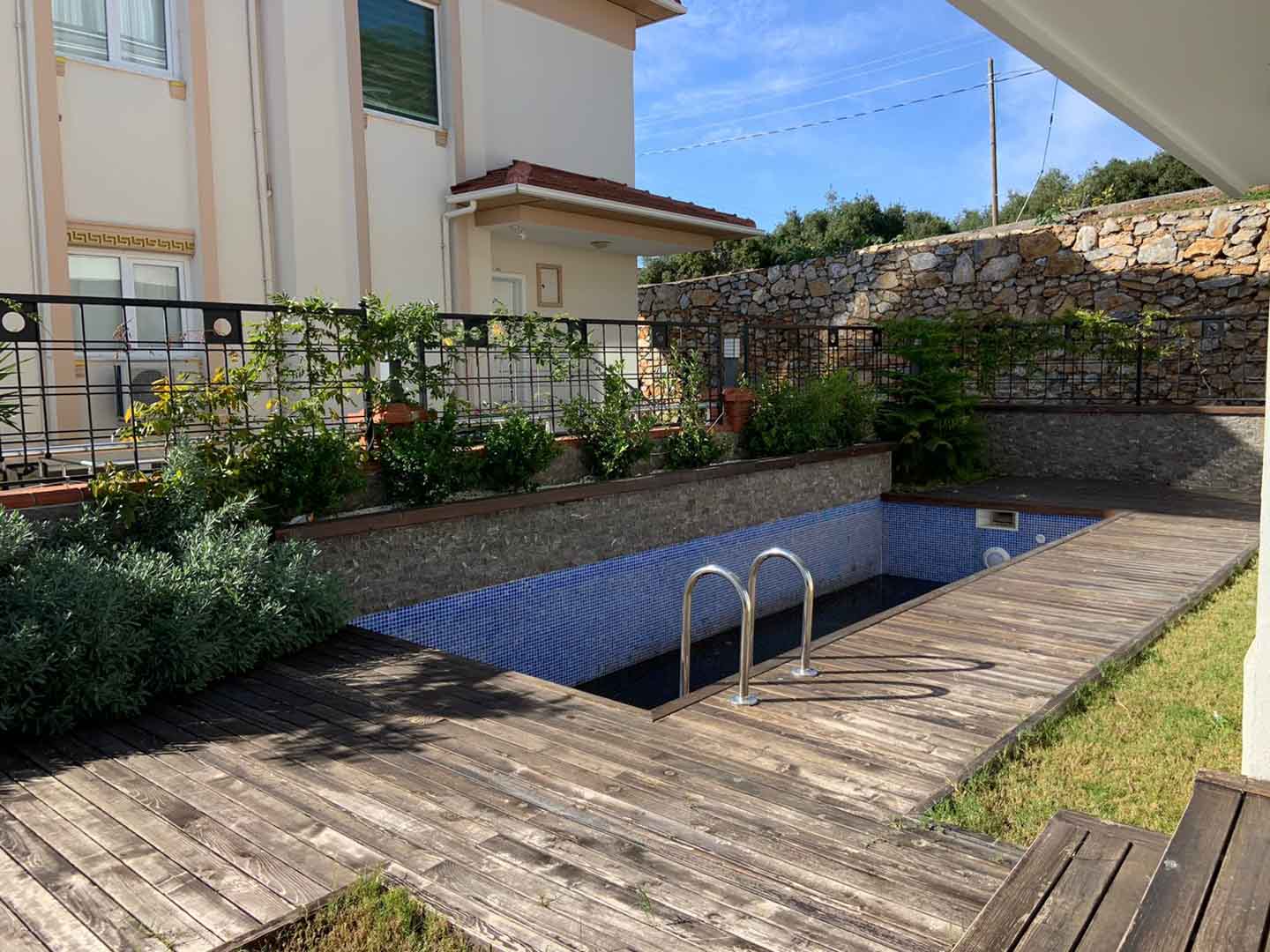 id1051-three-storey-villa-with-a-private-pool-and-a-panoramic-view-of-the-fortress-in-bektas-area (36)