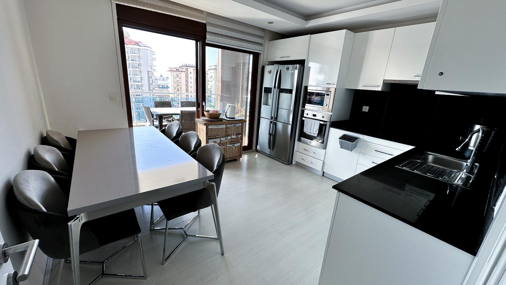 id1076a-spacious-furnished-apartment-in-a-premium-class-complex-in-cikcili-district (10)
