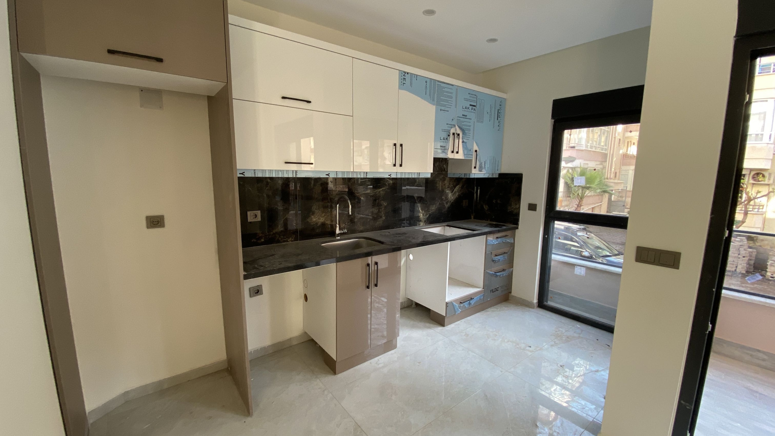 id1098a-one-bedroom-apartment-in-a-new-boutique-complex-in-the-central-area-of-alanya-saray (2)