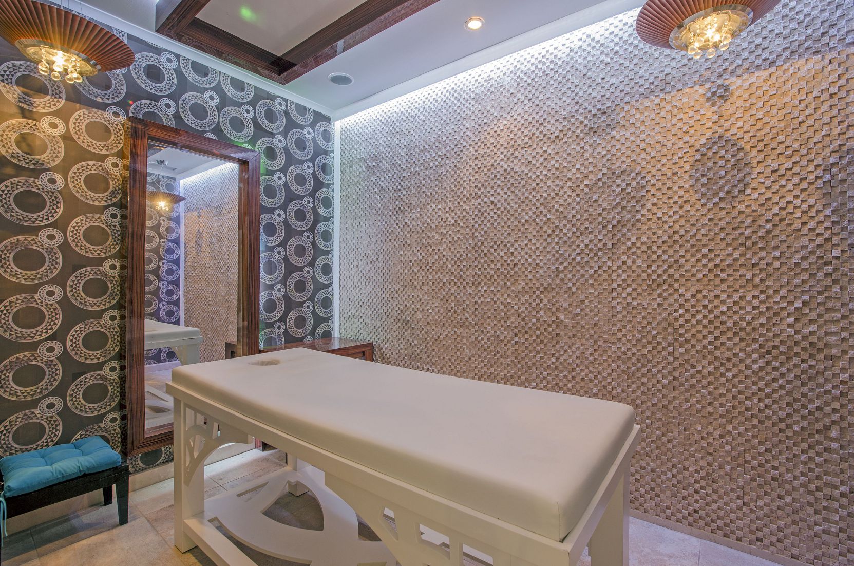 id1158а-spacious-furnished-villa-with-private-pool-in-kargicak-area (19)