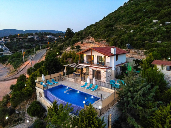 ID1375а 3+1 Mediterranean style villa overlooking the famous Kaputash Beach