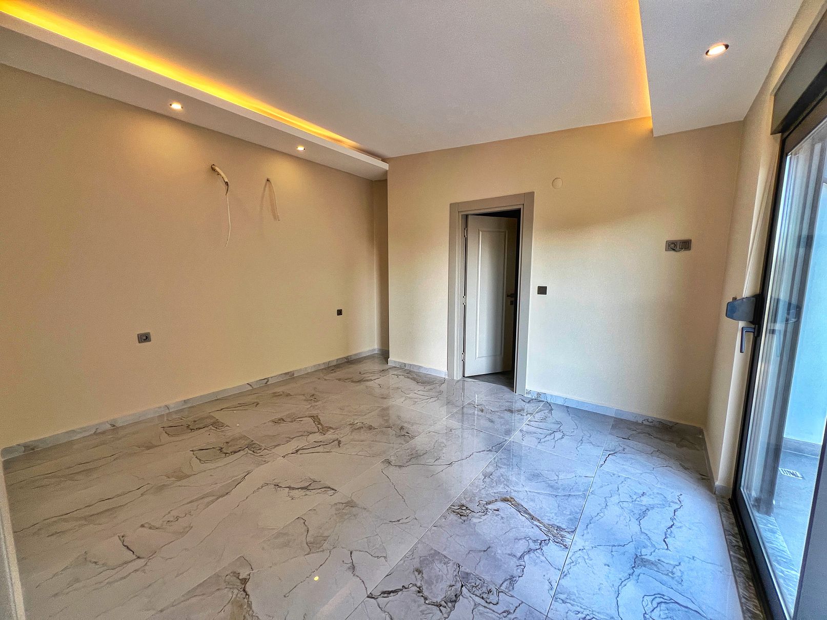 ID1208 Apartments and penthouses in a boutique complex in the center of Alanya, near Cleopatra Beach