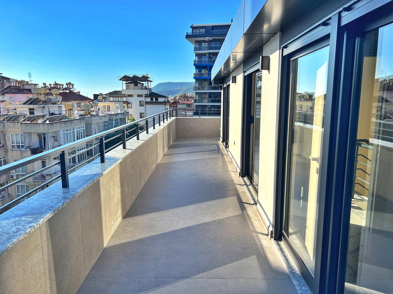 ID1208 Apartments and penthouses in a boutique complex in the center of Alanya, near Cleopatra Beach
