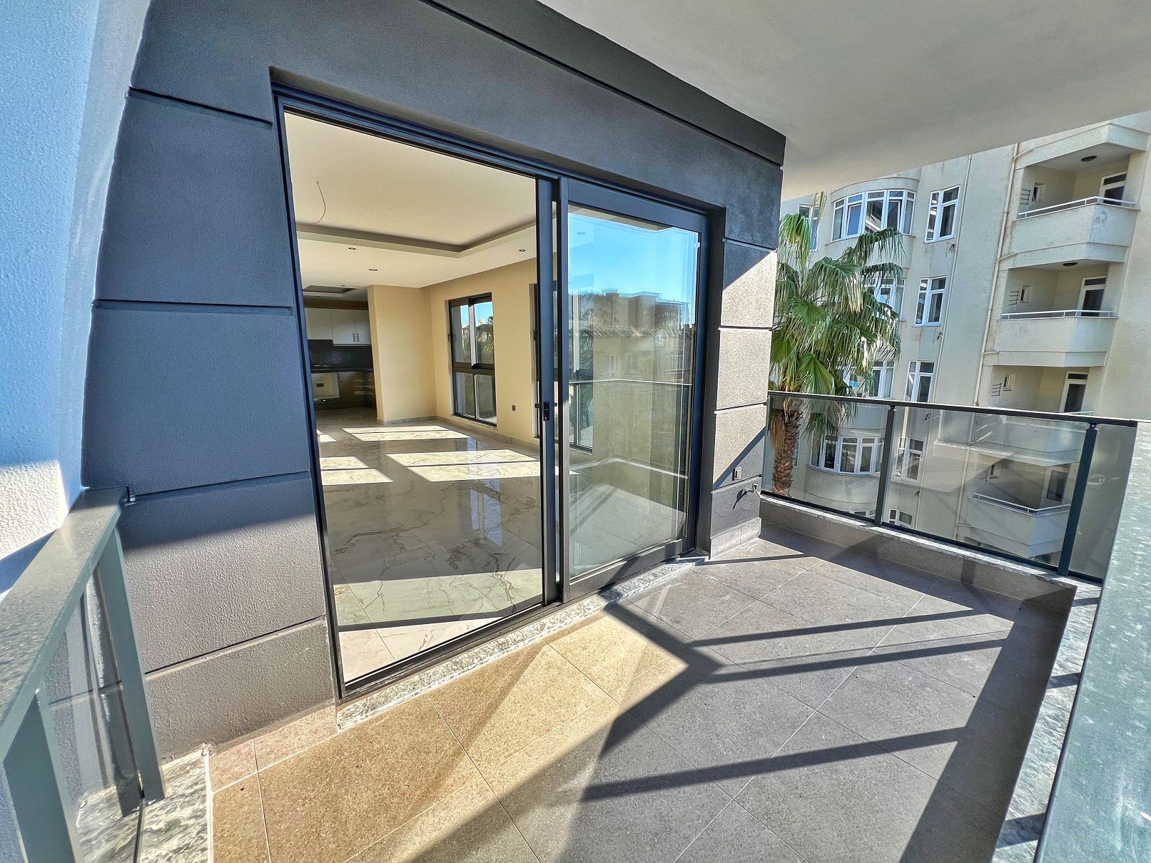 ID1208 Apartments and penthouses in a boutique complex in the center of Alanya, near Cleopatra Beach