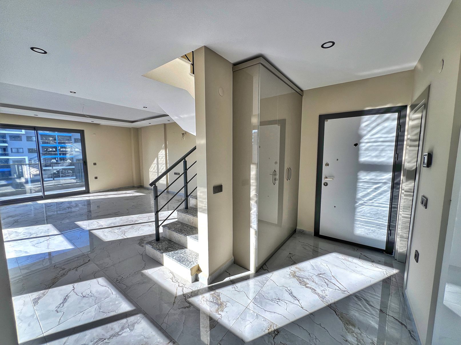 ID1208 Apartments and penthouses in a boutique complex in the center of Alanya, near Cleopatra Beach