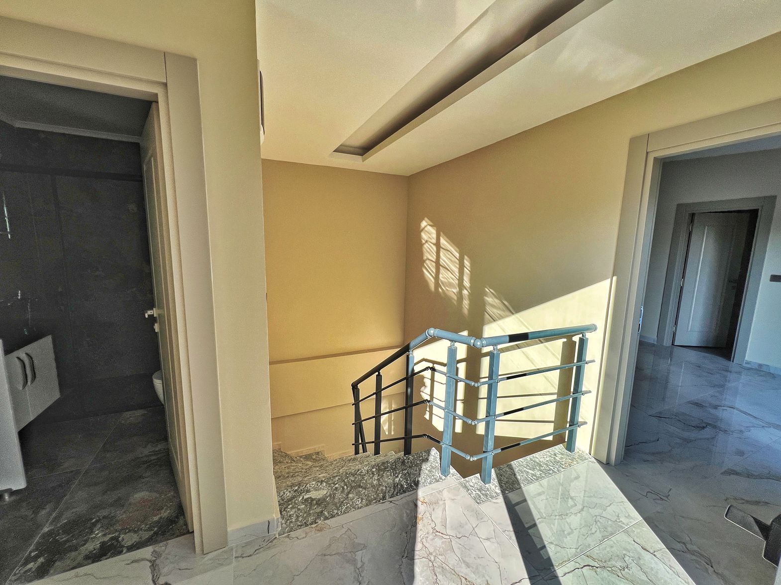 ID1208 Apartments and penthouses in a boutique complex in the center of Alanya, near Cleopatra Beach